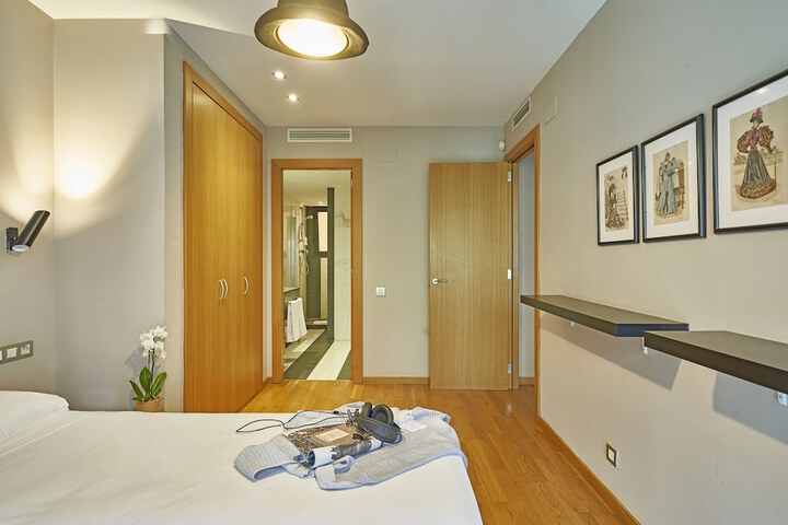 Room 10 of 74