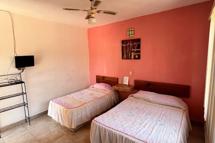 Room 5 of 18