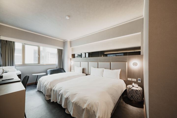 Room 21 of 44