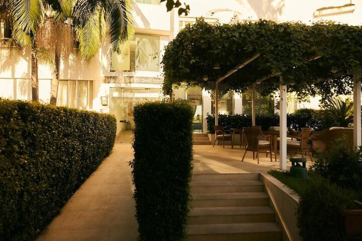 Hotel Exterior 104 of 119