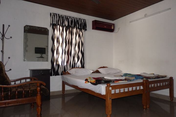 Room 19 of 102