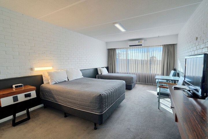 Room 45 of 114