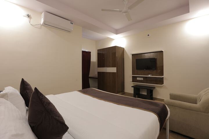 Room 13 of 52