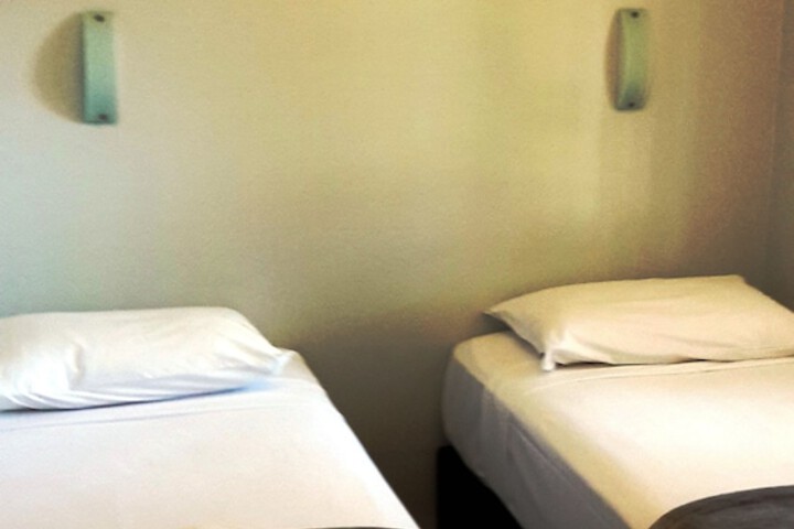 Room 9 of 68