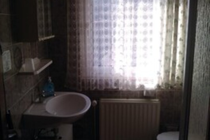 Room 6 of 43
