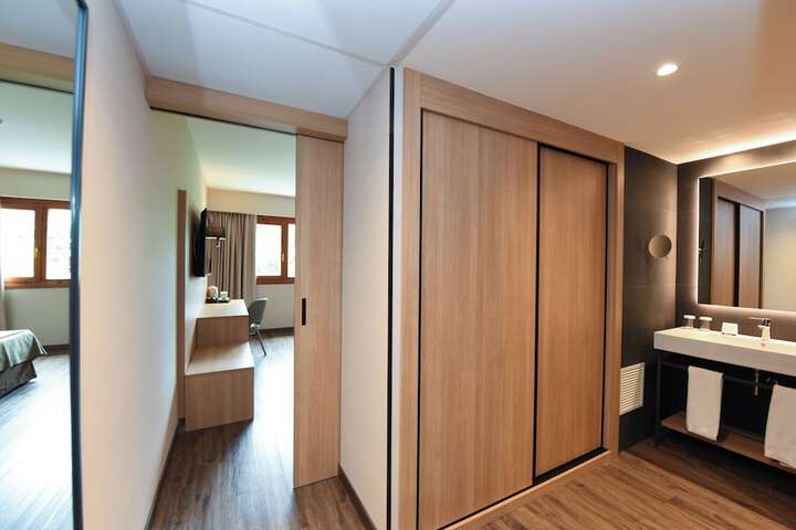 Room 13 of 50