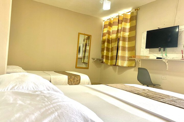 Room 8 of 19
