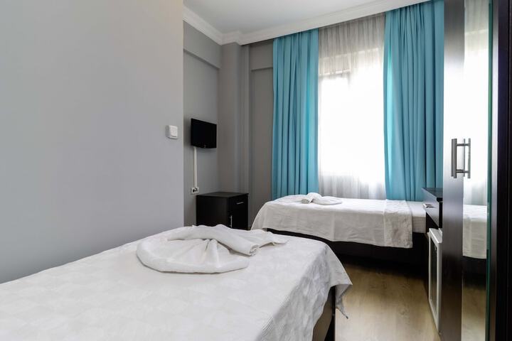 Room 25 of 53