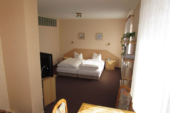 Room 22 of 65