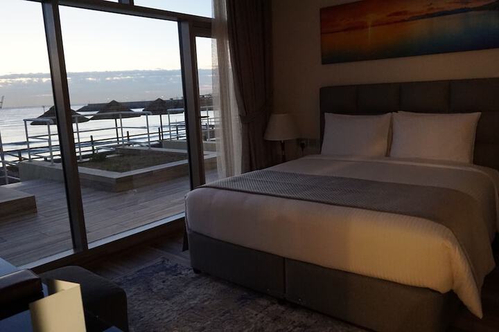 Room 4 of 25
