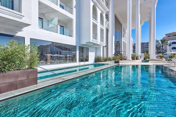 Pools & Facilities