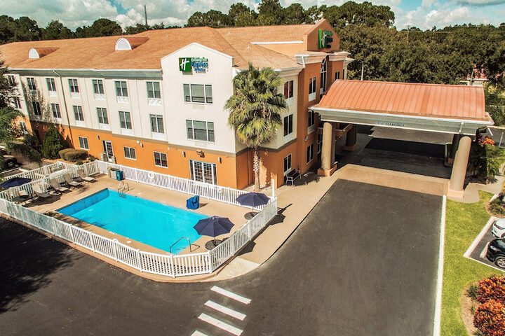 Hotel 44 of 45