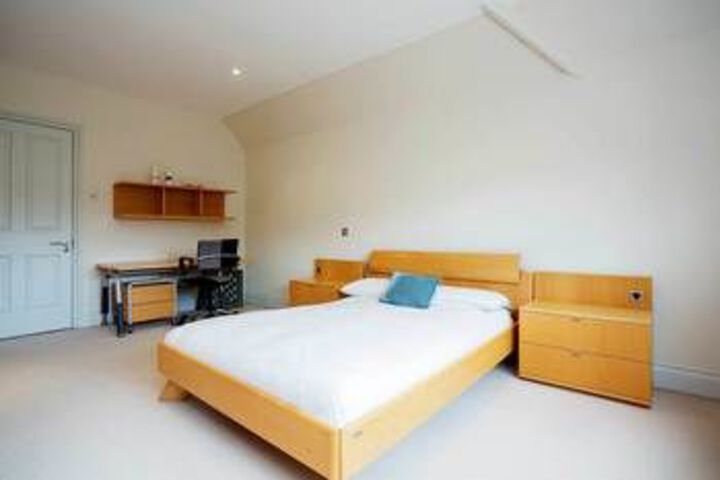 Room 10 of 43