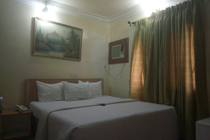 Room 6 of 21