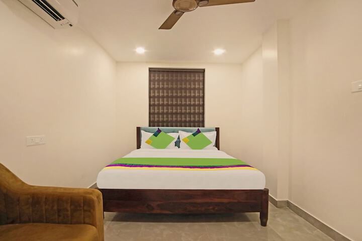 Room 17 of 38