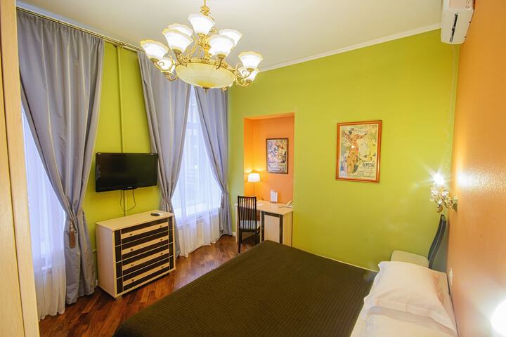 Room 5 of 43