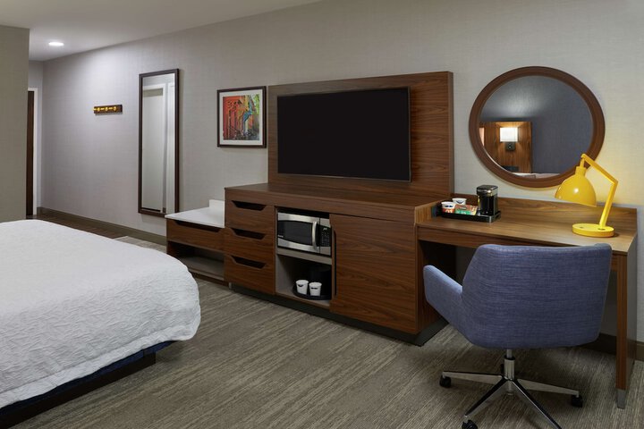 Room 12 of 33