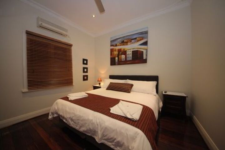 Room 8 of 32