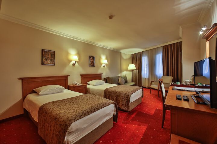 Room 6 of 47