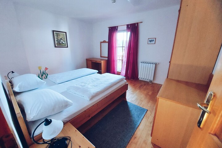 Room 25 of 188