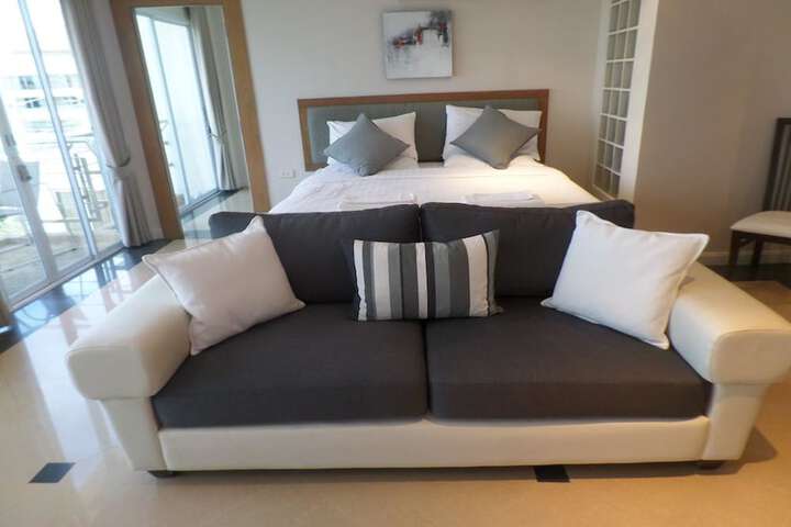 Room 4 of 47