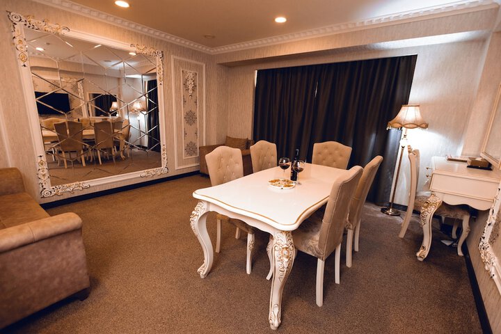 Room 15 of 30