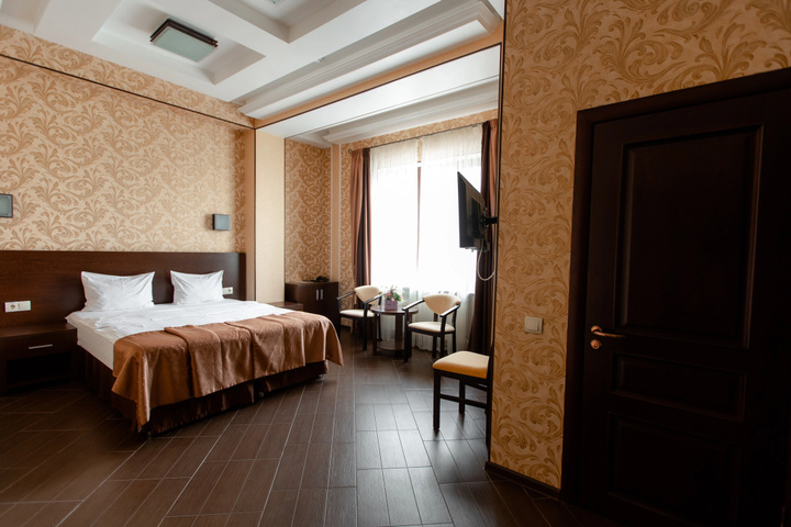 Room 10 of 50