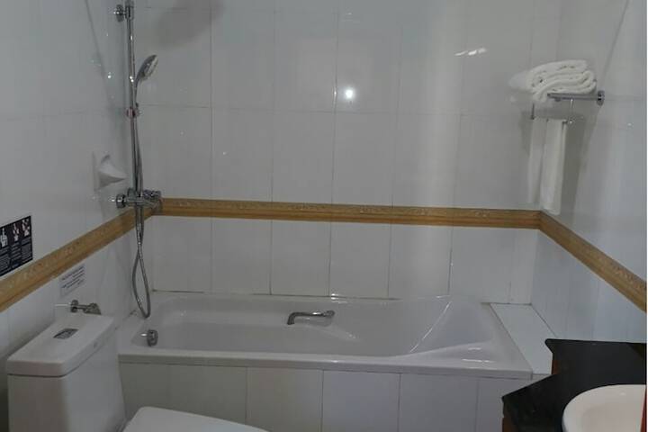 Room 10 of 36