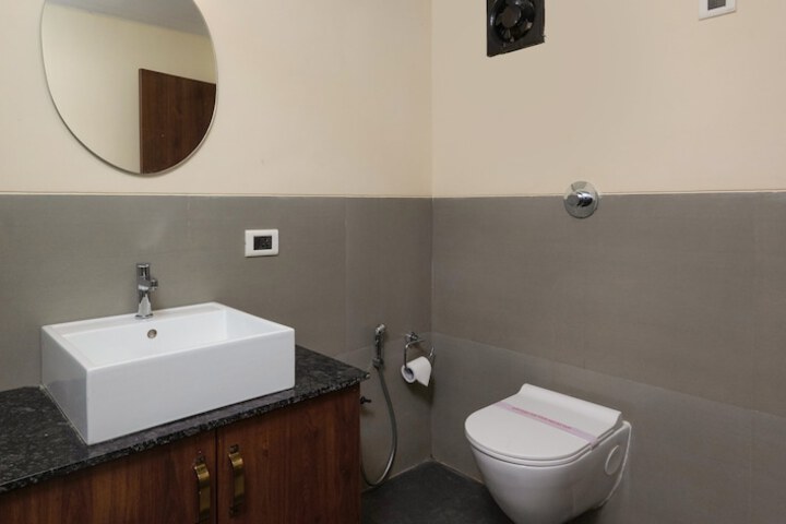 Room 4 of 51