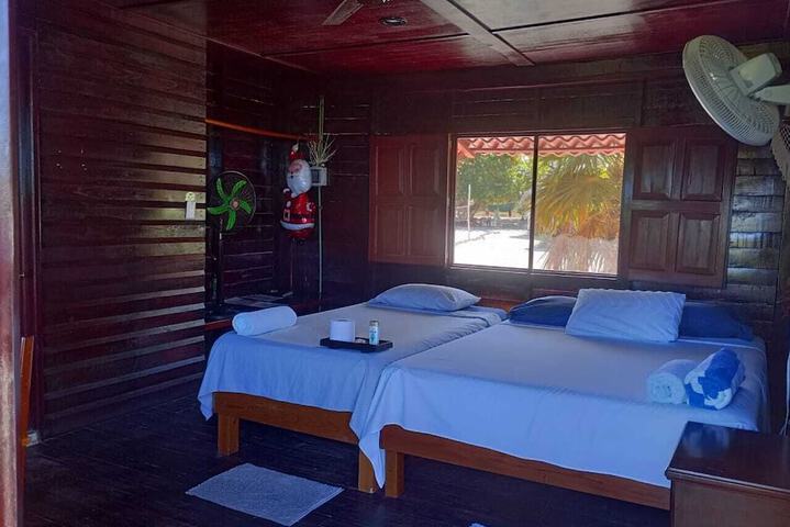 Room 2 of 28