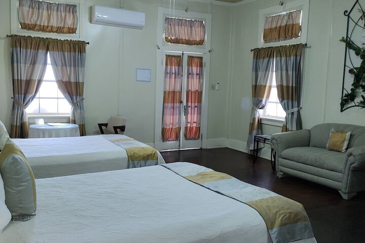Room 16 of 98