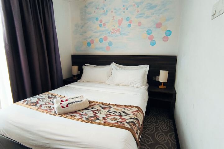 Room 17 of 76