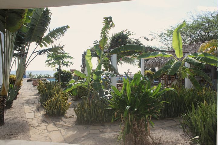 Hotel Exterior 70 of 77