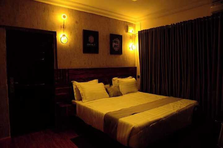 Room 2 of 51
