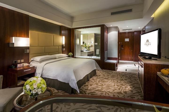 Room 14 of 35