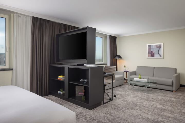 Room 15 of 83
