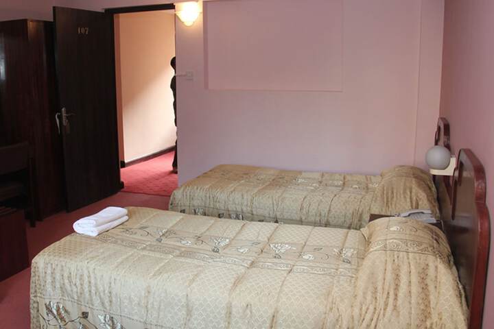 Room 7 of 14