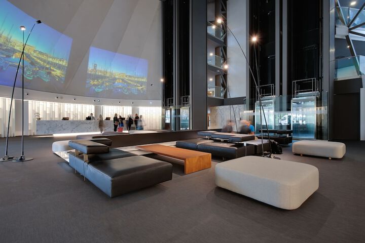 Entrance & Lobby