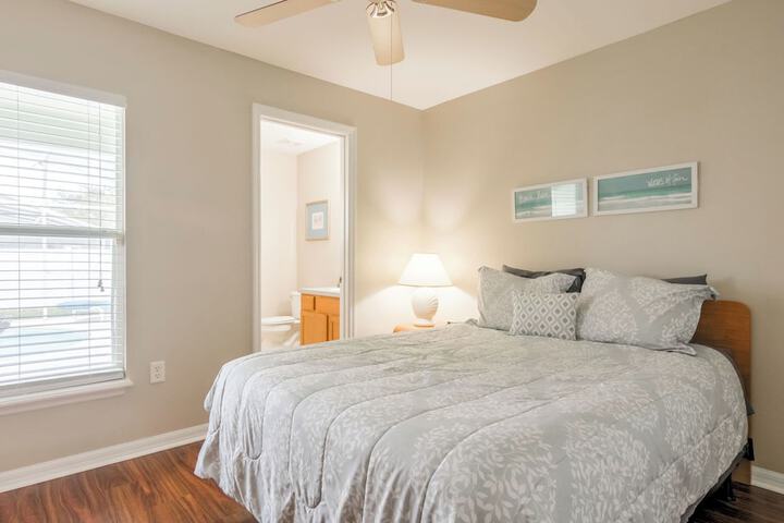 Room 4 of 26