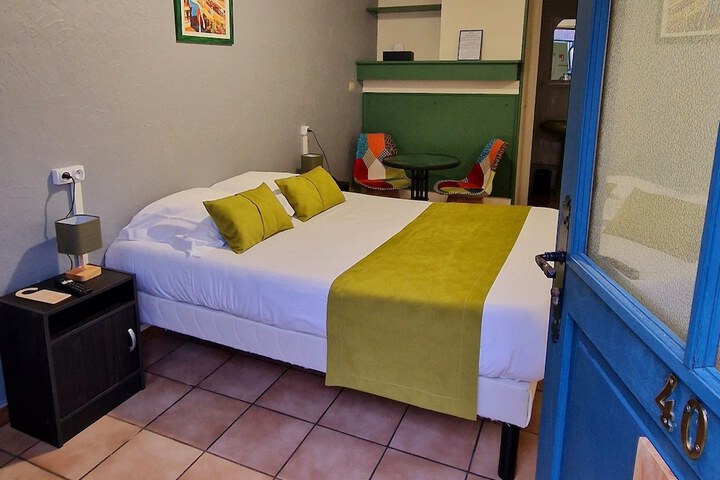 Room 12 of 26