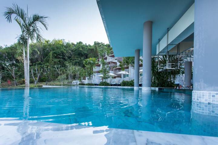 Pool 30 of 61