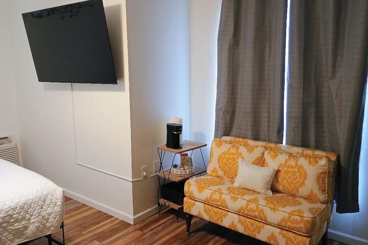 Room 36 of 61
