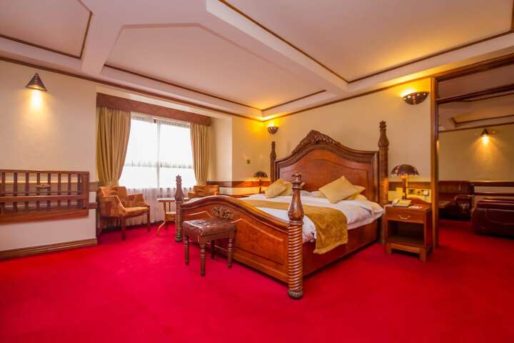Room 43 of 174