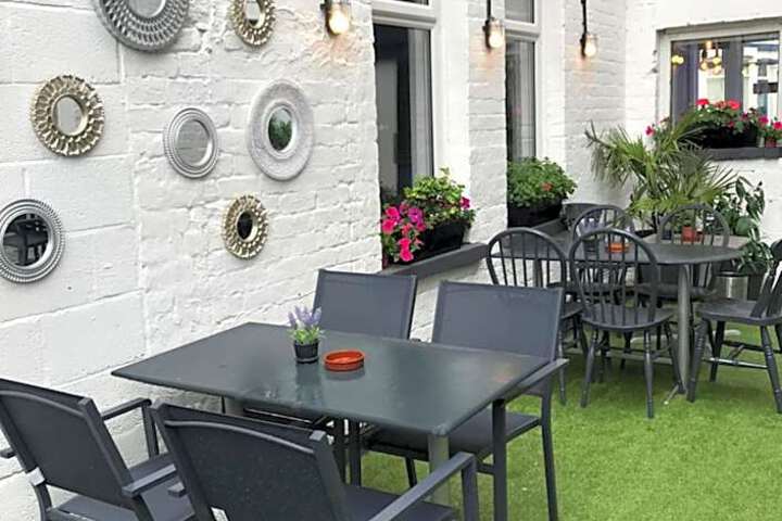 The Wellington House Hotel