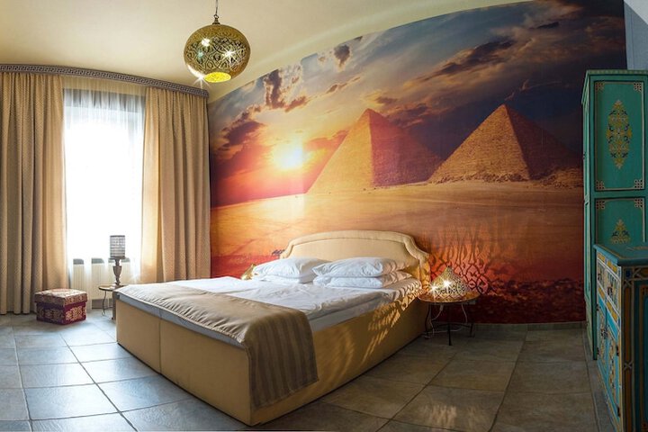 Room 46 of 205