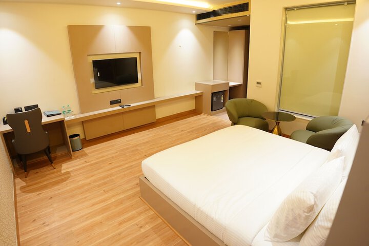 Room 32 of 56