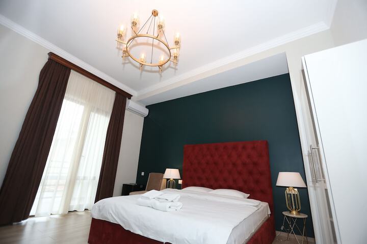 Room 13 of 36