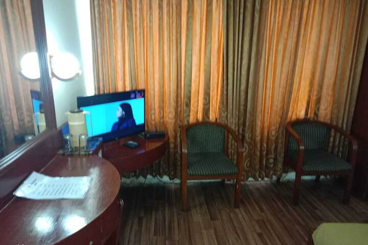 Room 3 of 6
