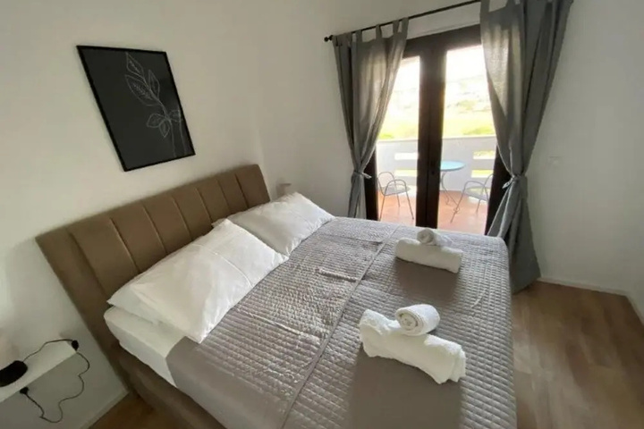 Room 6 of 15