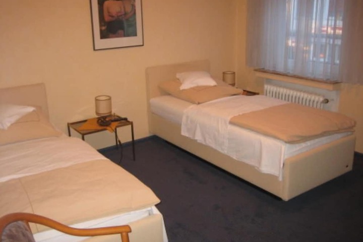 Room 6 of 26